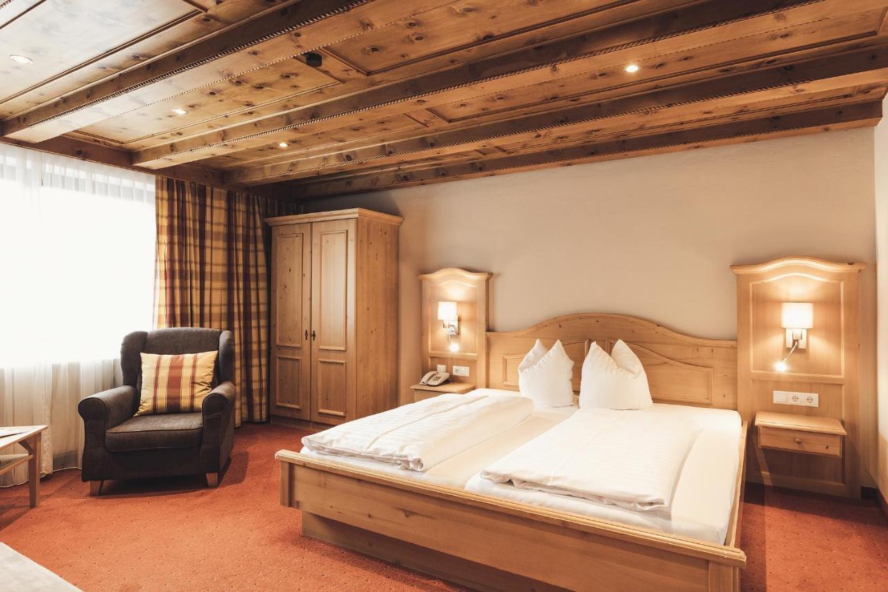 Hotel Johanna Mitten Im Oetztal Умгаузен Екстер'єр фото