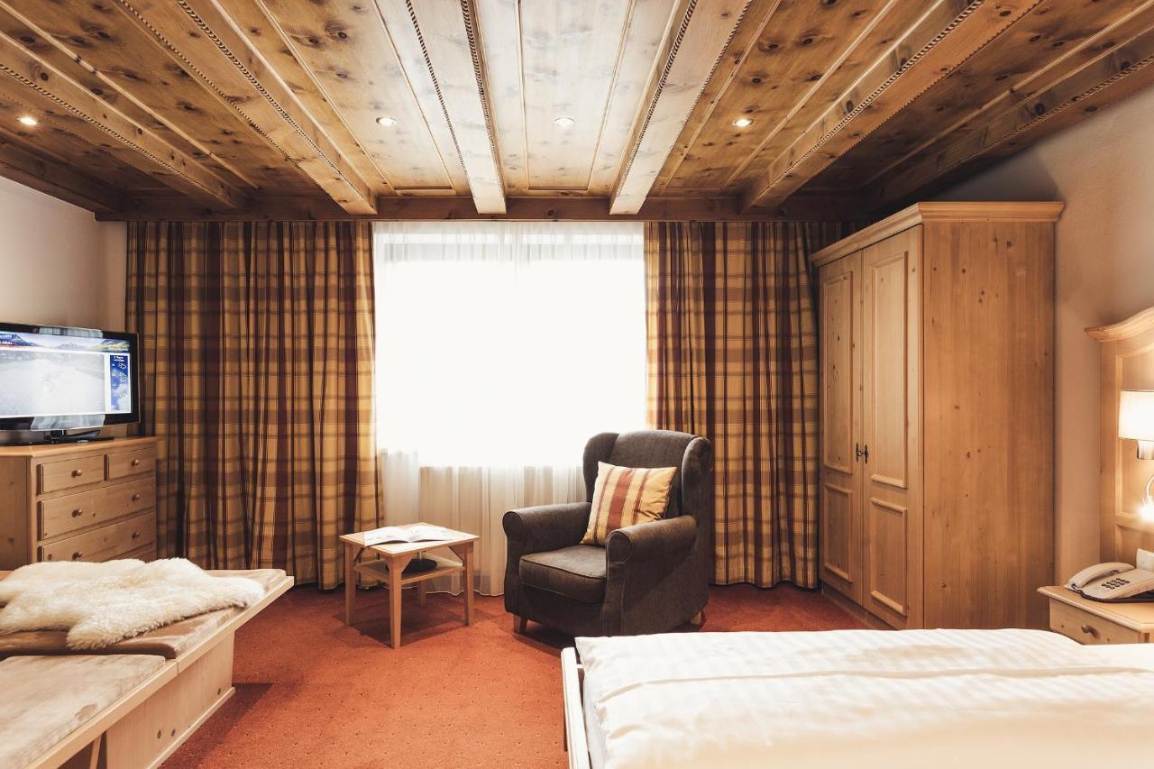 Hotel Johanna Mitten Im Oetztal Умгаузен Екстер'єр фото