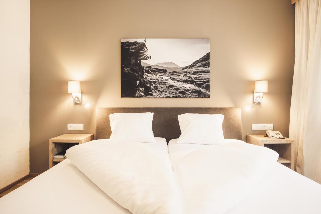 Hotel Johanna Mitten Im Oetztal Умгаузен Екстер'єр фото