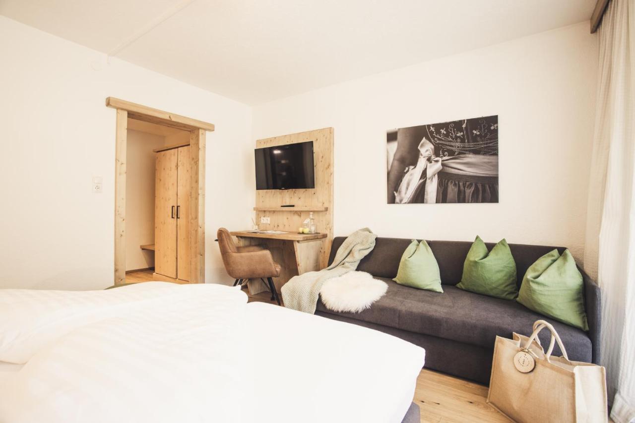 Hotel Johanna Mitten Im Oetztal Умгаузен Екстер'єр фото