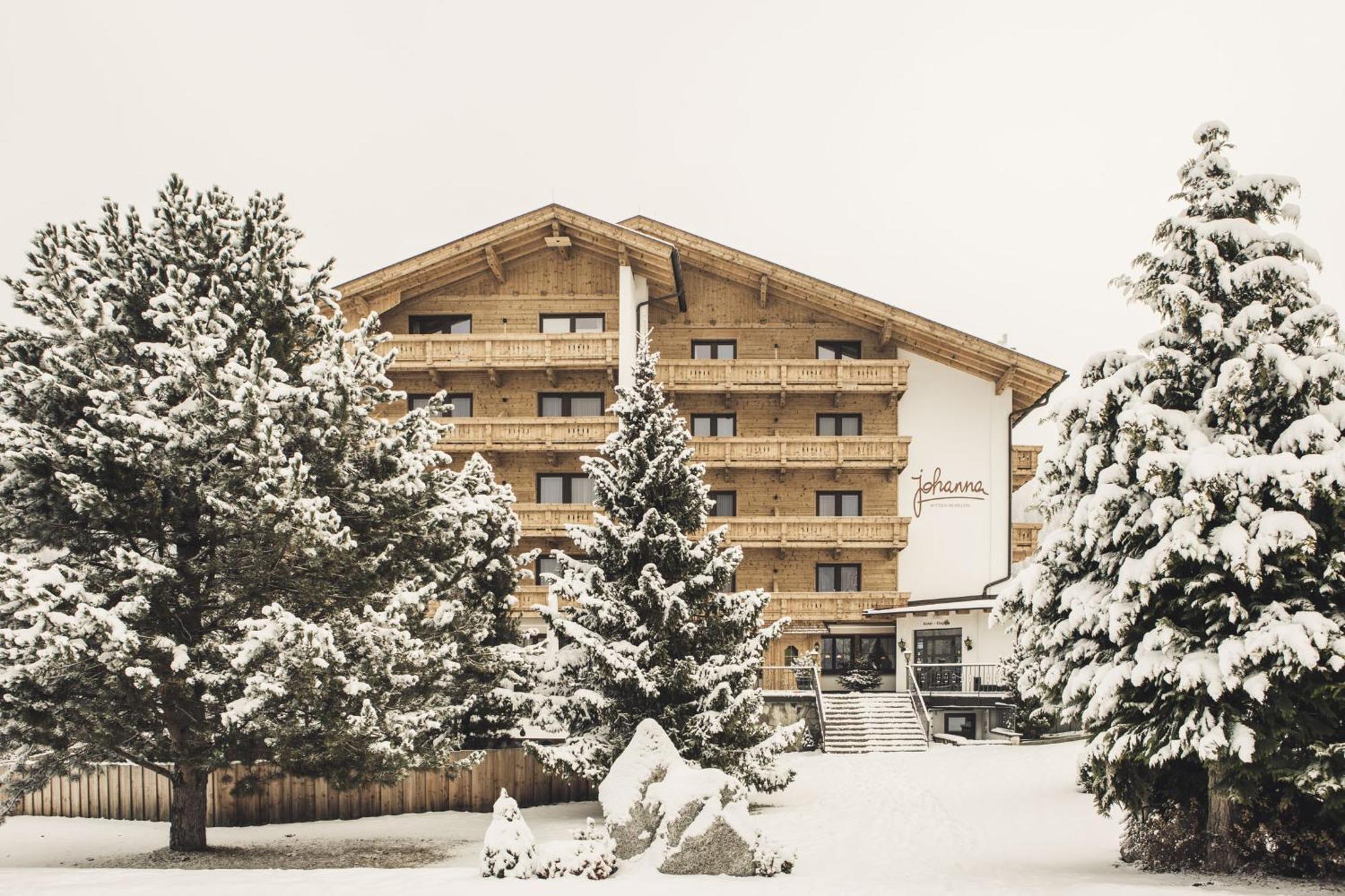 Hotel Johanna Mitten Im Oetztal Умгаузен Екстер'єр фото